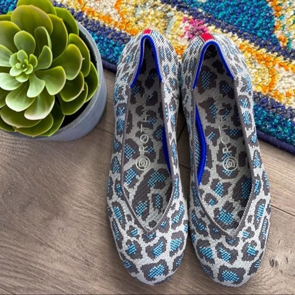 Rothys round toe gray blue spotted leopard print size 7.5 woman’s flat s…